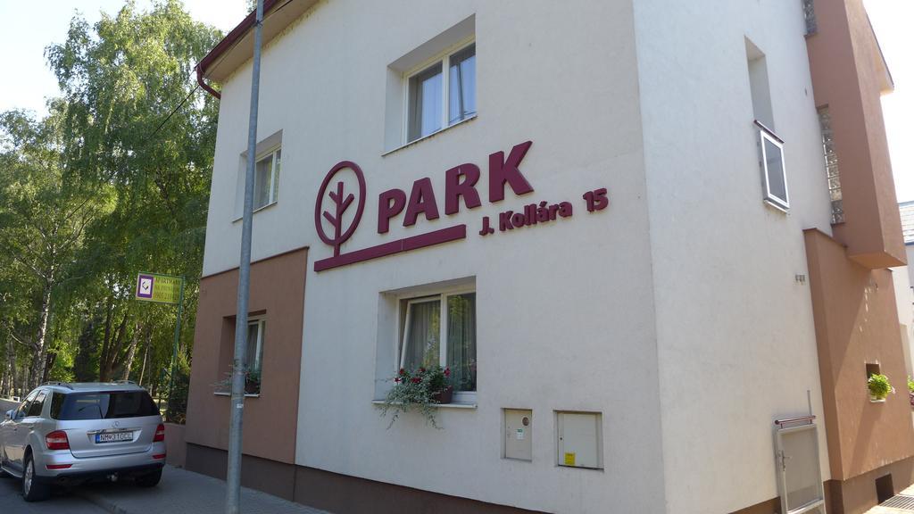 Park - Apartmany Na Prenajom Нове-Место-над-Вагом Екстер'єр фото